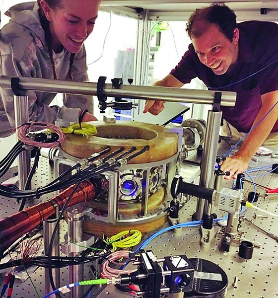 Faculty-student research takes closer look at ultracold technology
